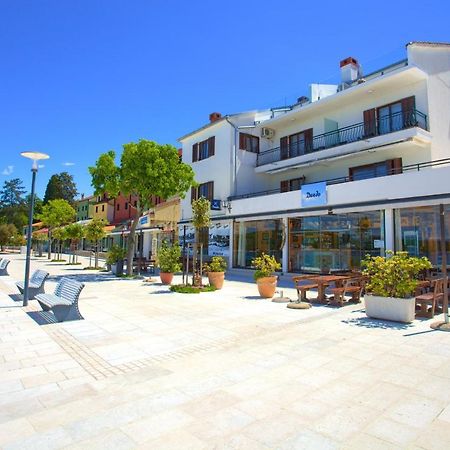 נייביצה Apartments Dundo מראה חיצוני תמונה