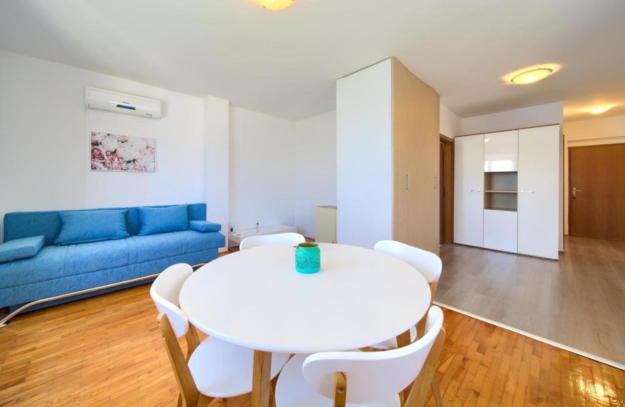 נייביצה Apartments Dundo מראה חיצוני תמונה