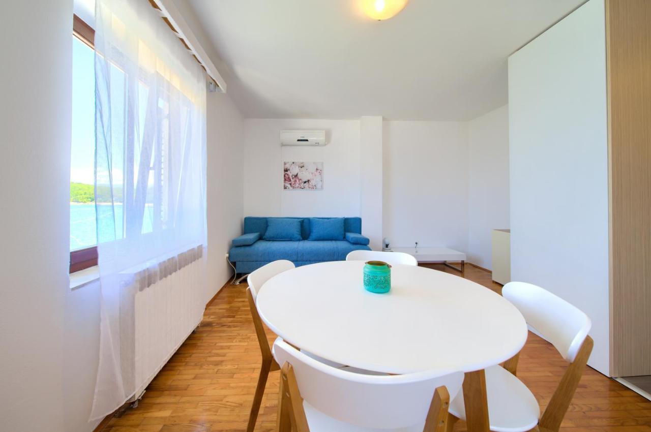 נייביצה Apartments Dundo מראה חיצוני תמונה