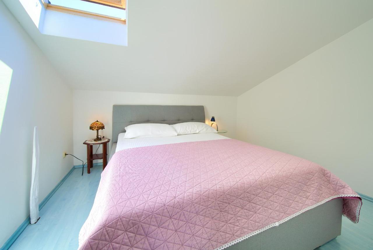 נייביצה Apartments Dundo מראה חיצוני תמונה