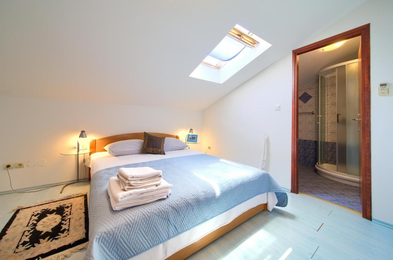 נייביצה Apartments Dundo מראה חיצוני תמונה