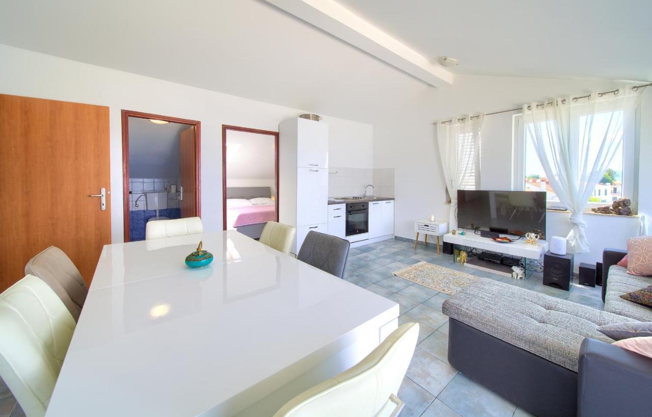 נייביצה Apartments Dundo מראה חיצוני תמונה