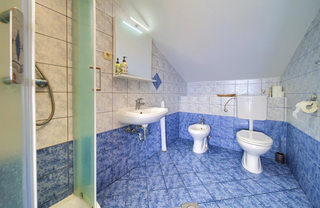 נייביצה Apartments Dundo מראה חיצוני תמונה